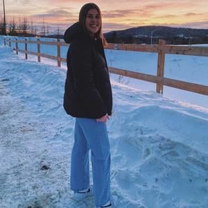 Meet your Posher, Jade